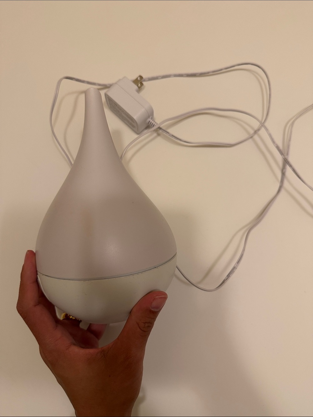 Neutral White Teardrop Ultrasonic Aroma Diffuser